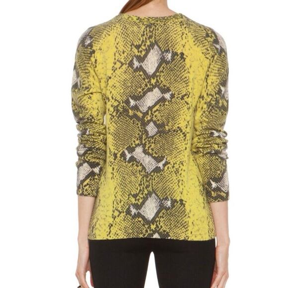 Equipment Femme Cashmere Sloane Diamondback Python Sweater Blazing Yellow Size M - Picture 13 of 13